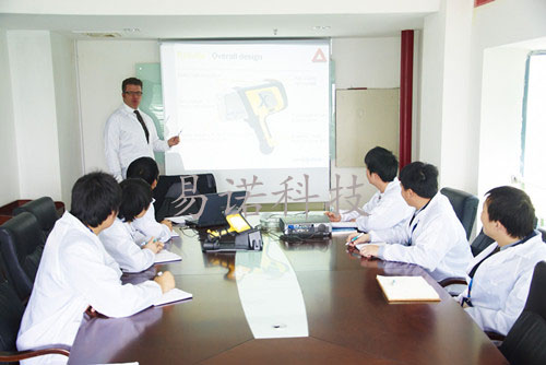 1575961570121379.jpg 定期的技術培訓.jpg